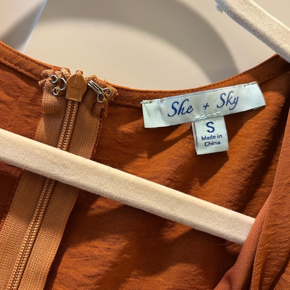 Flowy Romper - Picture 2 of 8